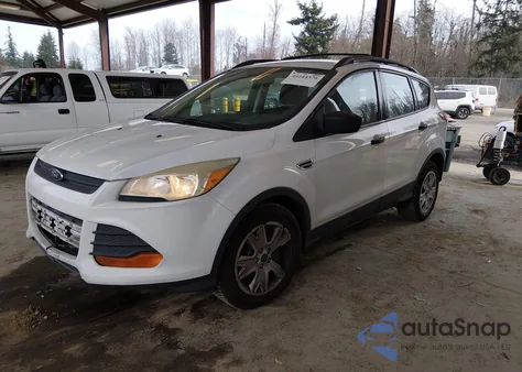 2015 Ford Escape S z USA, uszkodzony, nr VIN 1FMCU0F75FUC89718